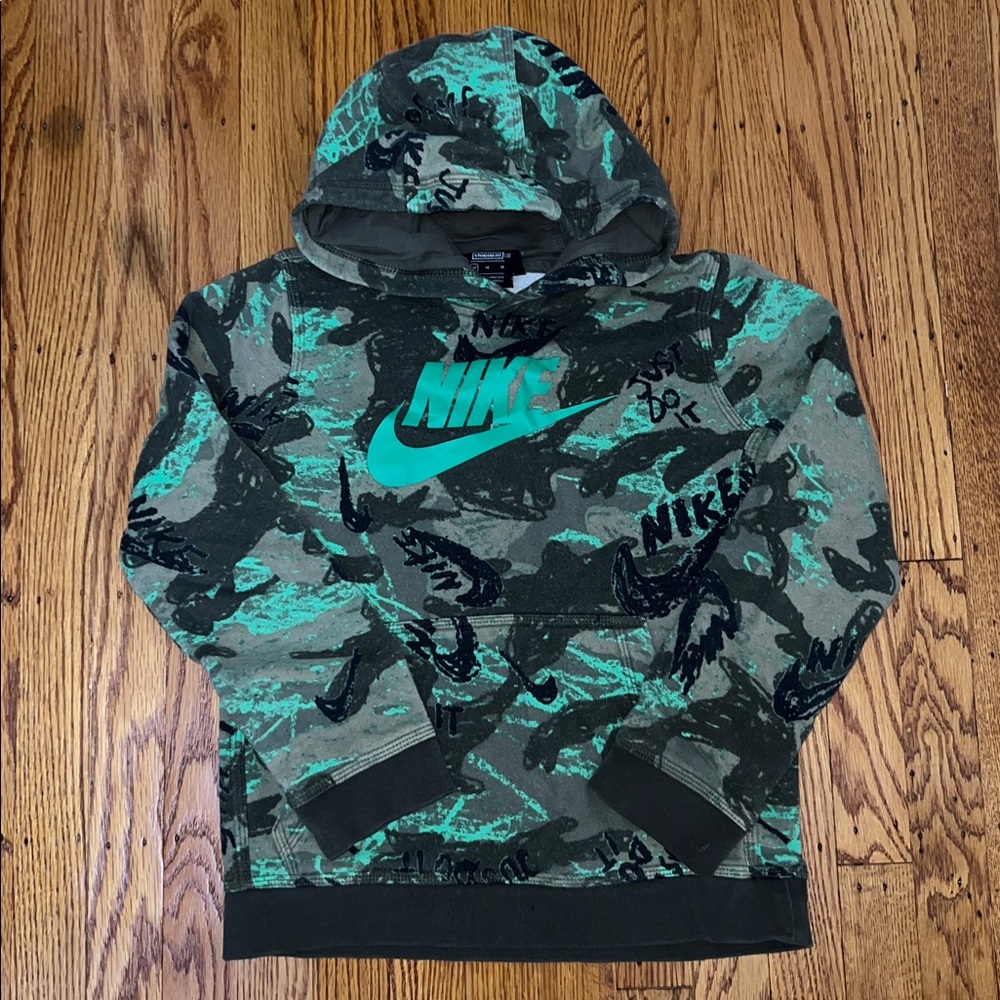 Size: M // Nike Green and Black Camo Hoodie